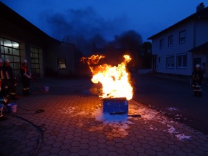 Auch das kleine Feuer kann eine ziemliche Hitze abgeben